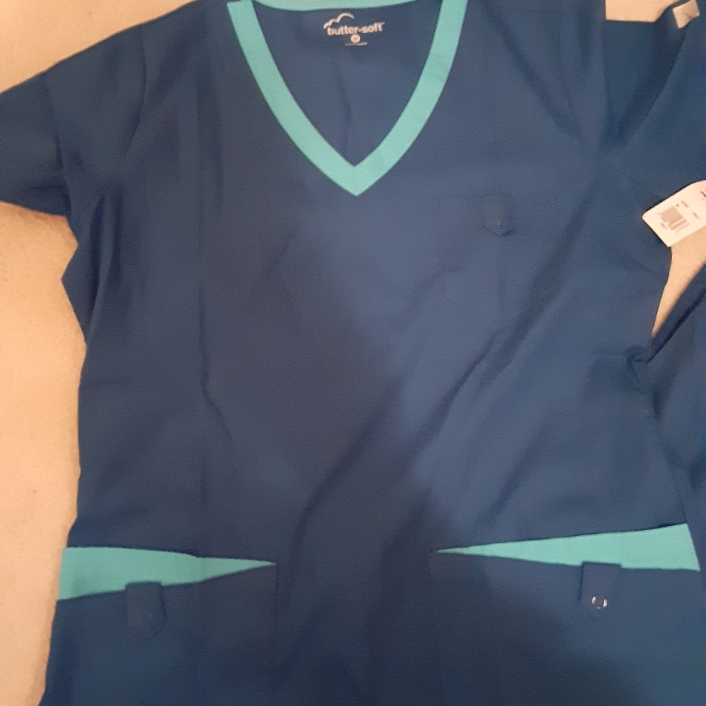 Womens Royal Blue Buttersoft Scrub set - Picture 2 of 3